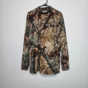 Outfitters Ridge Men's Camo Long Sleeve Shirt. Size Medium